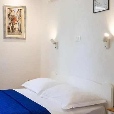 Old Stone House In Historical Area * ספליט