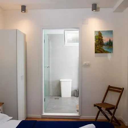 Old Stone House In Historical Area Σπλιτ