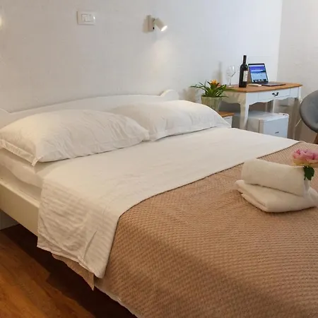 Σπίτι διακοπών Old Stone House In Historical Area