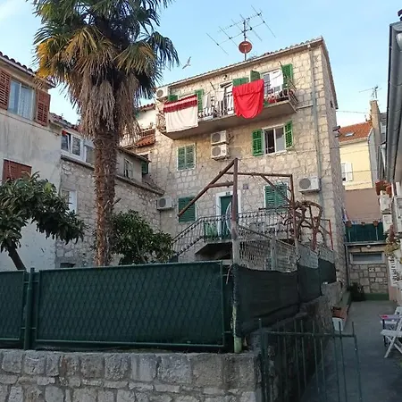 Σπίτι διακοπών Old Stone House In Historical Area Σπλιτ