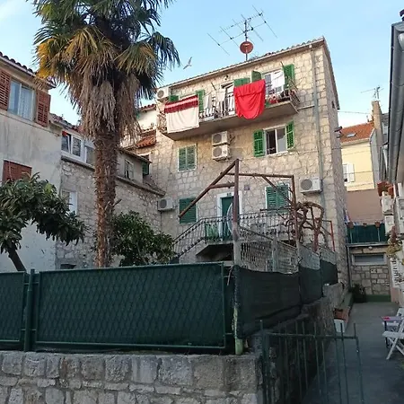Holiday home Old Stone House In Historical Area Split