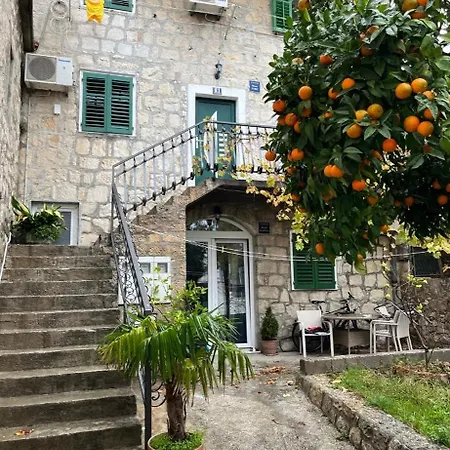 Old Stone House In Historical Area * سبليت