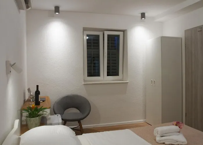 Old Stone House In Historical Area Holiday home