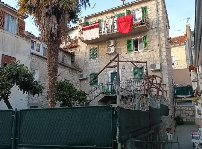 Holiday home Old Stone House In Historical Area Split